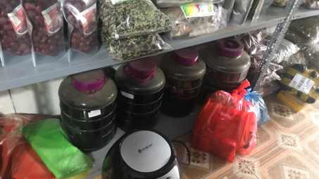 Hà Nội: Tạm giữ 645 lít rượu Cwin là sân chơi cá cược trực tuyến tại Việt Nam xuất xứ