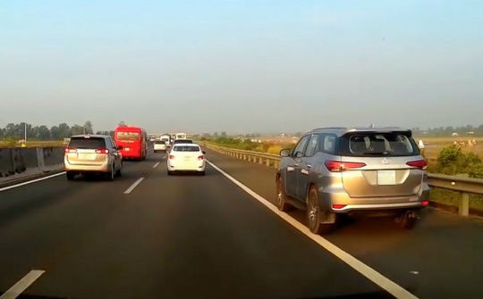 Những lưu ý để vượt xe đúng luật và an toàn mà tài xế cần quan tâm