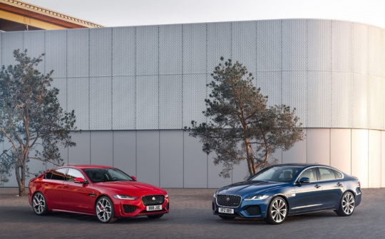 Jaguar XE có thêm tùy chọn hệ thống truyền động lai điện và các công nghệ kết nối mới
