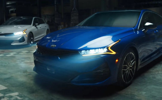 Kia Optima 2021 mới được giới thiệu 'vượt trội' hơn BMW 330i