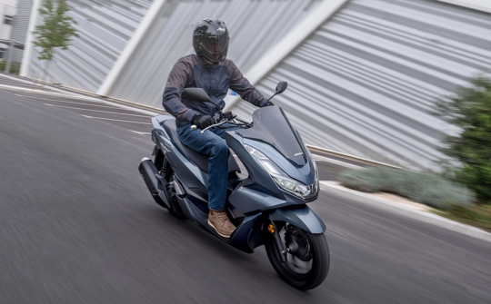 Honda PCX 2021 ra mắt, nhiều nâng cấp đáng chú ý