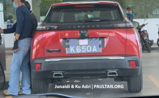 Sau khi bắt gặp chạy thử tại Việt Nam, Peugeot 2008 2021 lại bị bắt gặp tại Malaysia