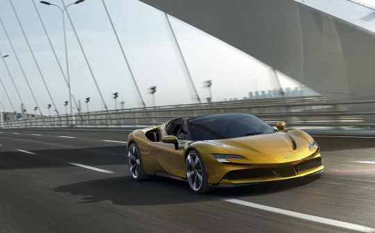 Ferrari SF90 Spider trình làng, tiêu chuẩn mới về siêu xe mui trần hybrid
