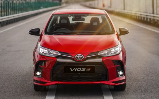 Cận cảnh Toyota Vios GR-S 2021, không còn là 'thùng tôn di động'
