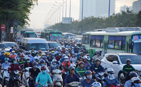 Hà Nội, TP. Hồ Chí Minh tìm giải pháp đột phá chống ùn tắc
