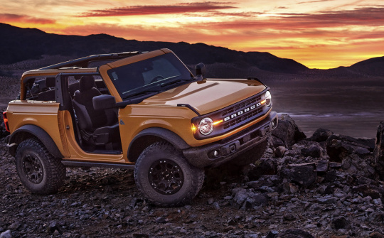 Xem chi tiết "huyền thoại off-road" Ford Bronco 2021