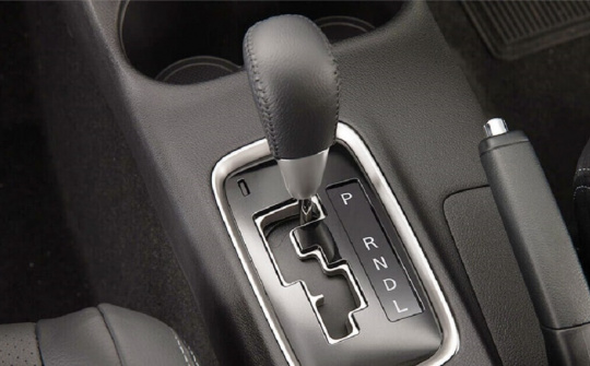 Số “L” trên xe số tự động có chức năng gì?
