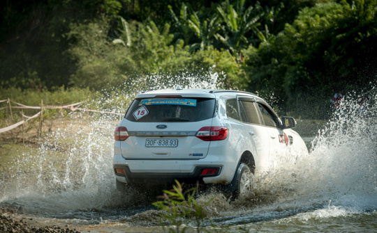 Ford Everest lên vị trí quán quân SUV hạng trung, Ranger giữ vững ngôi đầu bán tải tháng 7