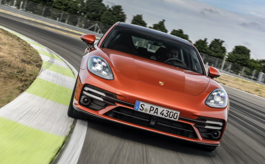 Porsche Panamera 2021 ra mắt: Những thay đổi lớn nằm dưới nắp động cơ