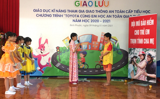 Khởi động Chương trình “Toyota cùng em học ATGT”