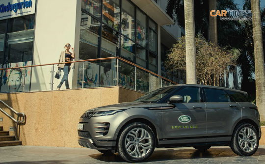Range Rover Evoque xuống phố cùng cô nàng cá tính