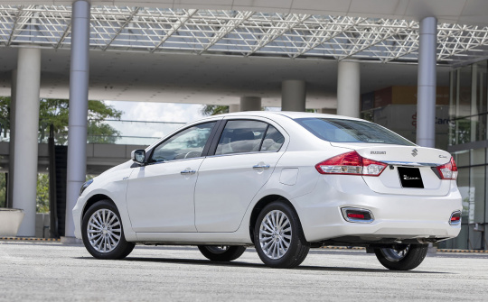 Suzuki Ciaz mới đồng hành cùng người đàn ông trung niên