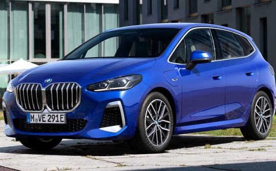BMW 2-Series Active Tourer 2022: Ấn tượng với lưới tản nhiệt cỡ lớn