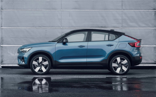 Xe điện Volvo C40 Recharge 2022 chốt giá 1,35 tỷ đồng