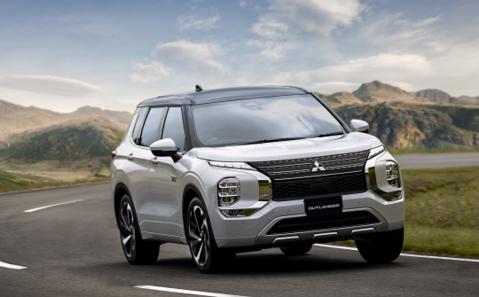 Xem nhanh Mitsubishi Outlander PHEV 2022: Đẹp toàn diện