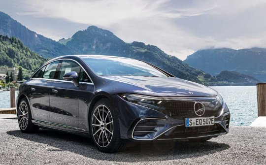 Mercedes EQS 450+: Xe sang chạy hoàn toàn bằng điện