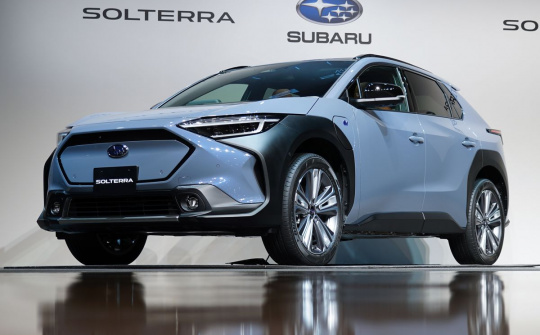 Subaru Solterra EV 2022 ra mắt: Người anh em "sinh đôi" của Toyota bZ4X