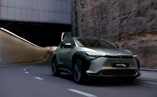 Đánh giá chi tiết BZ4X - Mẫu ô tô điện đầu tiên của Toyota