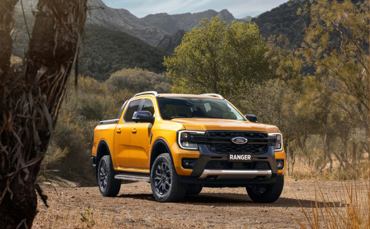 Ford Ranger 2022 ra mắt: đầu xe lấy cảm hứng từ F150, màn hình dạng dọc, cần số mới là điểm nhấn