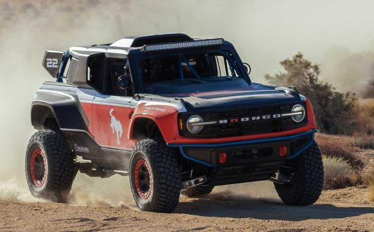 Ford Bronco DR 2023: Quái vật Baja với động cơ V8