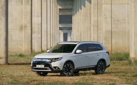 Mitsubishi bung nhiều ưu đãi mua xe hấp dẫn trong tháng 11