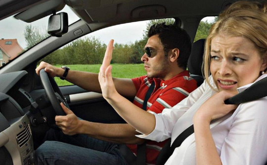 Những kiểu lái xe gây khó chịu cho mọi người mà tài xế nên tránh