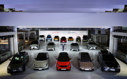 Toyota bất ngờ trình làng dải sản phẩm xe điện, gây choáng khi trước đó "thờ ơ" với xe điện