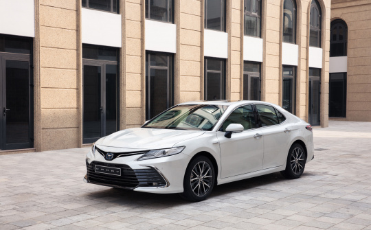 Giá lăn bánh Toyota Camry 2022 vừa ra mắt Việt Nam