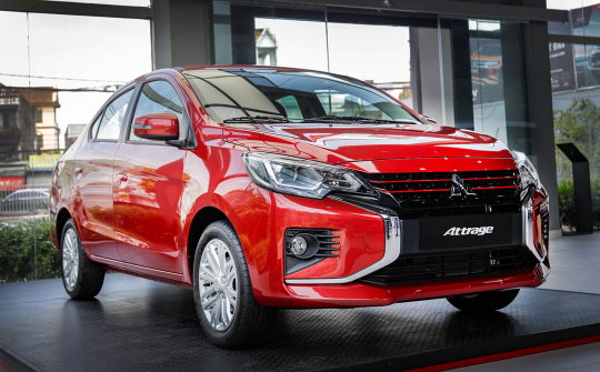 Giá lăn bánh Mitsubishi Attrage Premium 2021