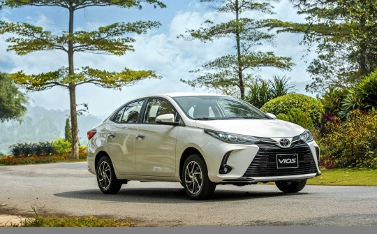 Giá lăn bánh xe Toyota Vios 2021