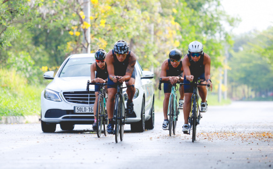 Mercedes-Benz Việt Nam là nhà tài trợ chính thức giải đấu 3 môn phối hợp Triathlon 2021