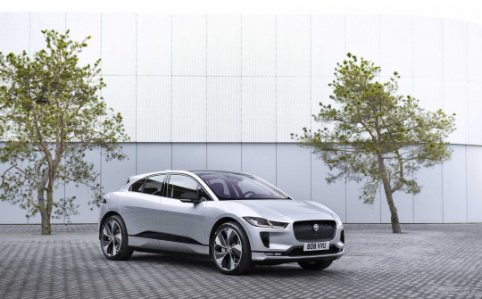Jaguar I-Pace có thêm phiên bản Black, trải nghiệm thể thao dành cho khách hàng