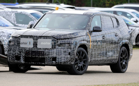 BMW X8 bị bắt gặp đang chạy thử nghiệm, chờ ngày ra mắt