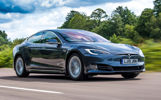Tesla bị cáo buộc vi phạm các quy định về môi trường