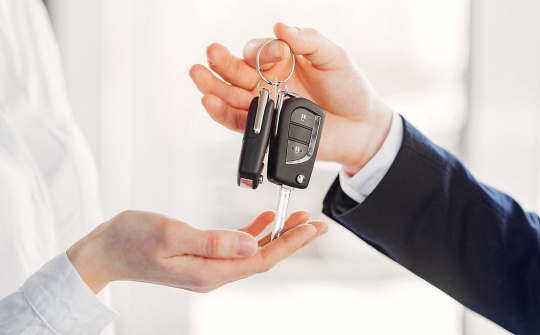 Khóa cửa ô tô hiện nay có cấu tạo như thế nào?