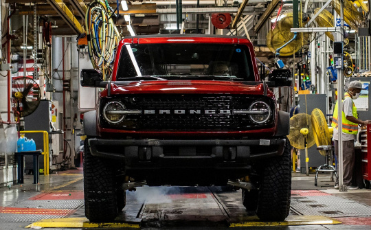 Huyền thoại Ford Bronco cuối cùng cũng lên dây chuyền sản xuất