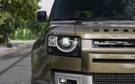 Land Rover Defender 90 sắp cập bến thị trường Việt Nam, giá từ 3,935 tỷ đồng