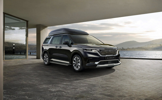 Kia trình làng phiên bản Sedona Hi Limousine: 4 chỗ ngồi, tuỳ chọn thương gia