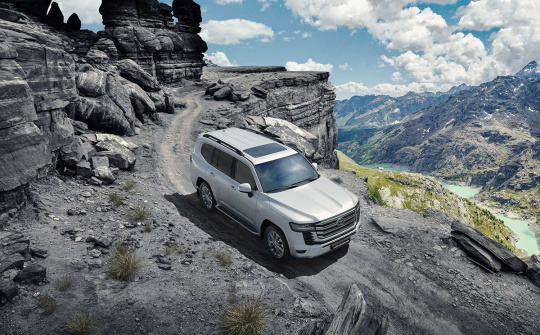 Kiểm tra công suất thực tế Toyota Land Cruiser 2022: Con số "gây sốc"