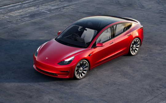 Tesla: Khả năng cháy nổ của xe điện thấp hơn 11 lần so với xe xăng