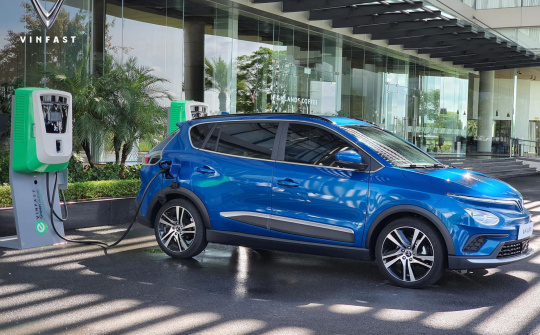 VinFast VF e34 lộ diện ảnh thực tế, đẹp hơn hẳn so với ảnh thiết kế