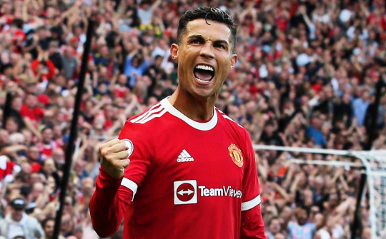 Ronaldo có thể mua siêu xe gì với chỉ một tuần lương ở MU?