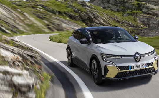 Renault Megane E-Tech Electric - SUV điện chạy 450km một lần sạc