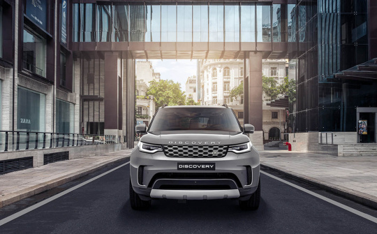 Land Rover Discovery mới cập bến thị trường Việt Nam: Tinh chỉnh trang bị, giá từ 4,54 tỷ đồng