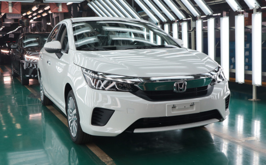 Mua ô tô Toyota, Honda: Đặt cọc, đợi 1 năm mới có xe