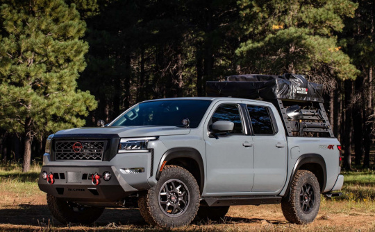 Nissan Frontier 2022 với gói độ off-road từ NISMO