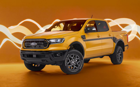 Cận cảnh Ford Ranger Splash 2022: Màu độc, dáng xưa