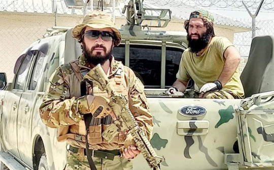 Hàng ngàn xe Ford Ranger và Humvee bị bỏ lại ở Afghanistan