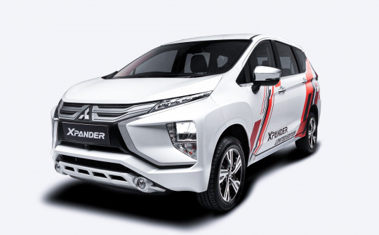 Giá lăn bánh xe Mitsubishi Xpander bản đặc biệt