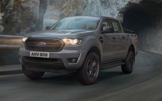 Cận cảnh mẫu bán tải Ford Ranger phiên bản đặc biệt Wolftrak 2023
